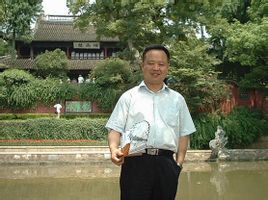 ตอง Zhiwei