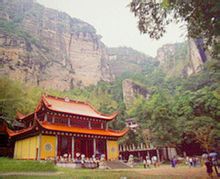 Lingyansi: Yueqing เมือง, วัด